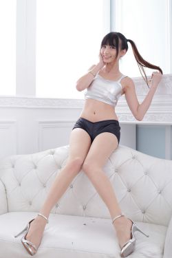 美女尿口